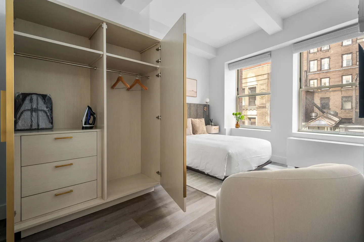 Bedroom — Deluxe 1 Bed Apartment — 17John, Financial District