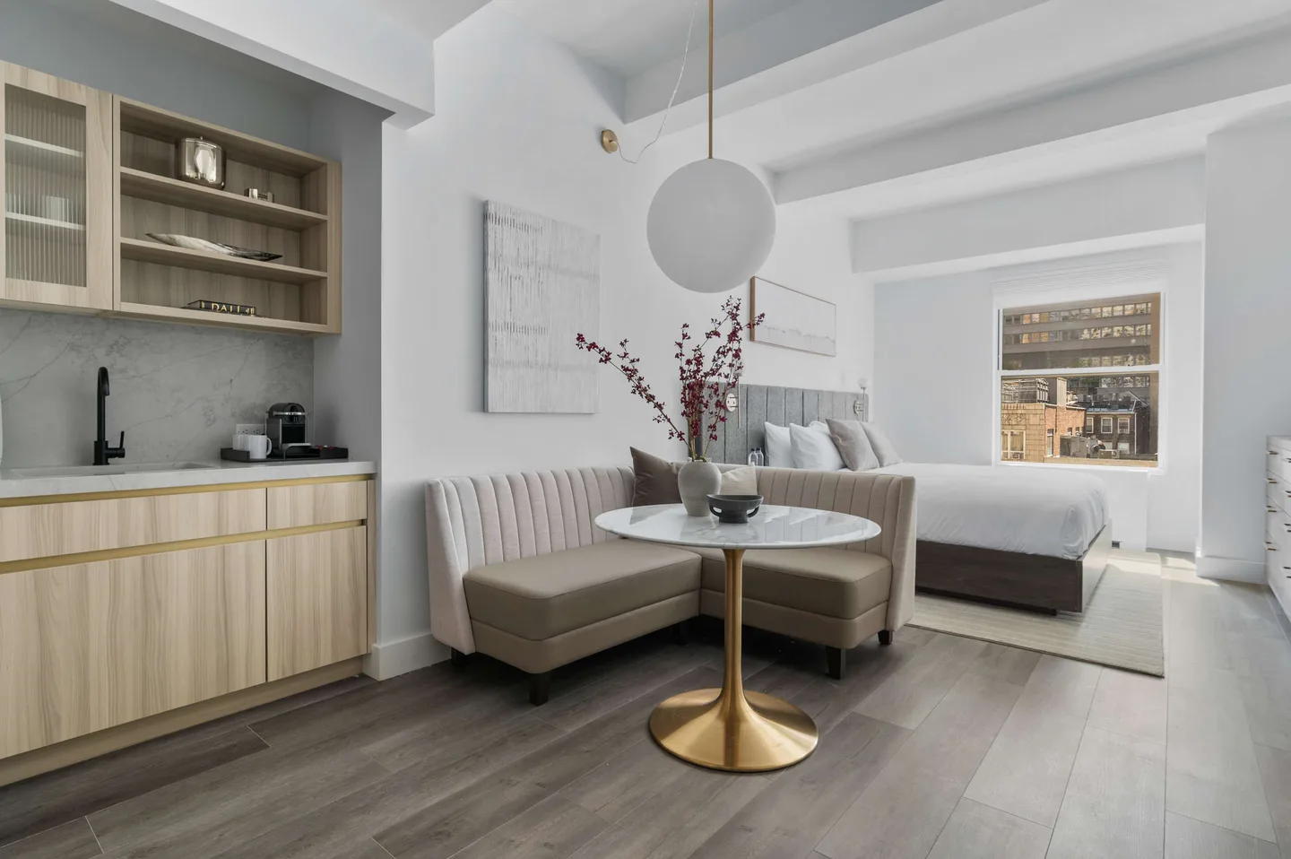 Elite King Studio Apartment — 17John
