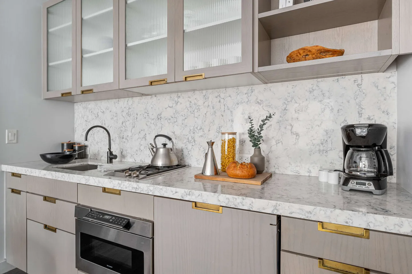 Kitchen — جناح ملكي تنفيذي — 17John, الحي المالي