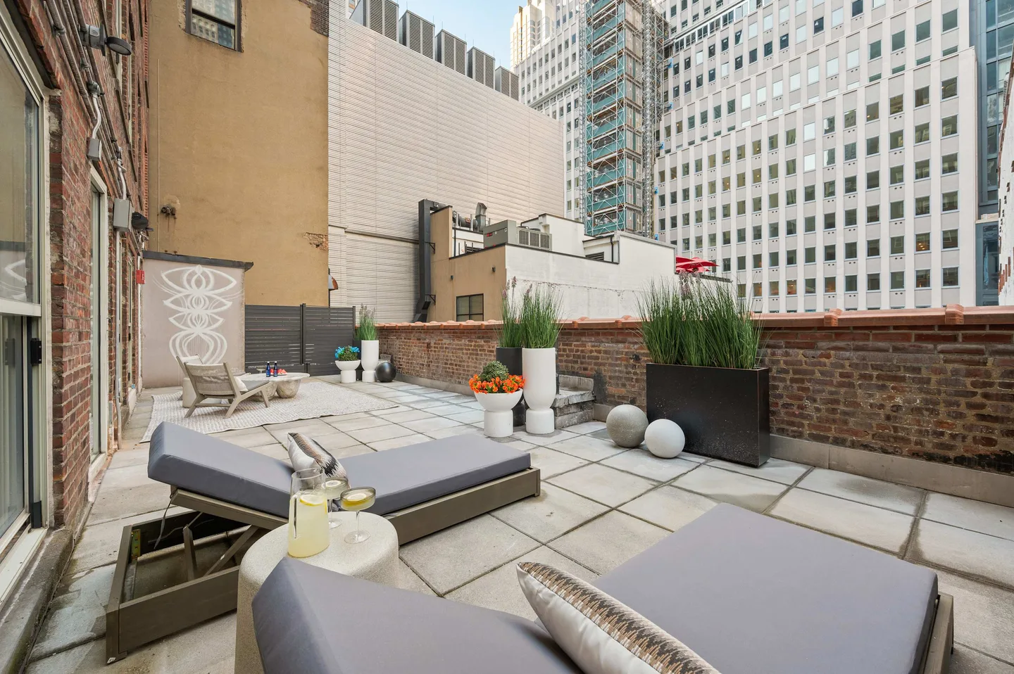 Private Terrace — Deluxe 2‑Zimmer-Wohnung mit privater Terrasse und Waschmaschine/Trockner — 17John, Financial District
